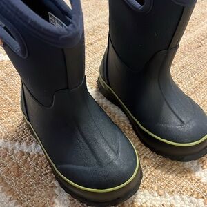 Bogs Classic Winter Boots in Navy
